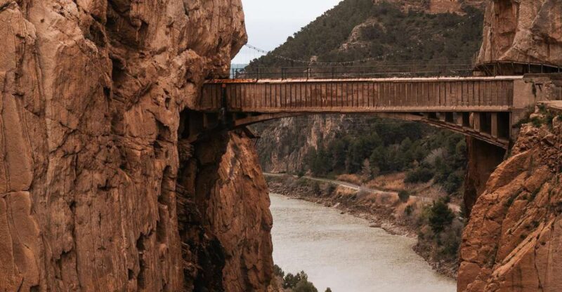 El Chorro: Hike Caminito Del Rey + E-Bike Guided Tour 2h - Highlights