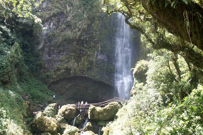 El Chorro Waterfalls and Busa Lake Tour From Cuenca - Physical Requirements and Accessibility