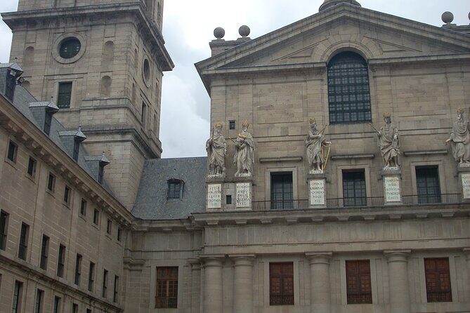 El Escorial and Valley of the Fallen Half Day Trip from Madrid - FAQ