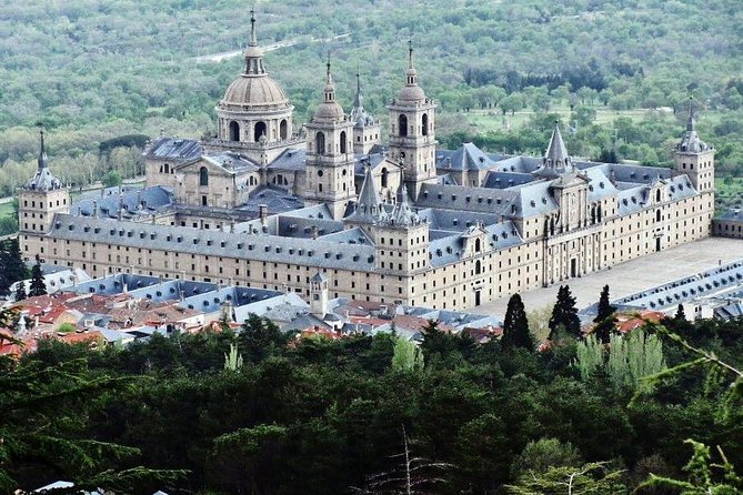 El Escorial and Valley of the Fallen Private Tour - Accessibility and Group Size