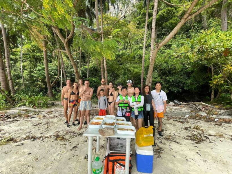El Nido: Island Hopping and Snorkeling Private Boat Tour - The Experience in Detail