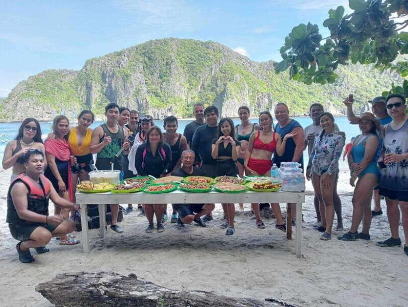 El Nido: Tour C with Matinloc Shrine and white sand beaches - Key Points