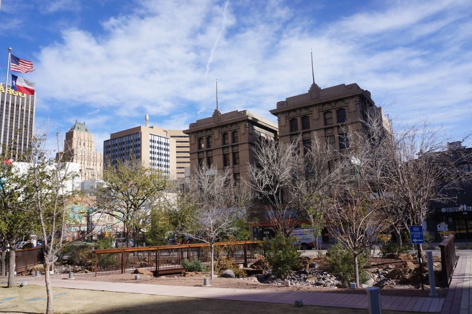 El Paso: Downtown Historic Walking Tour - Live Tour Guide