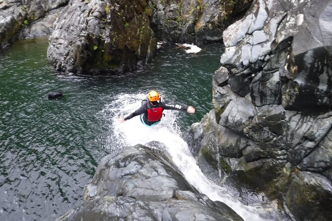 El Yunque Rainforest Tour: Natural Waterslides Adventure - Meeting Details