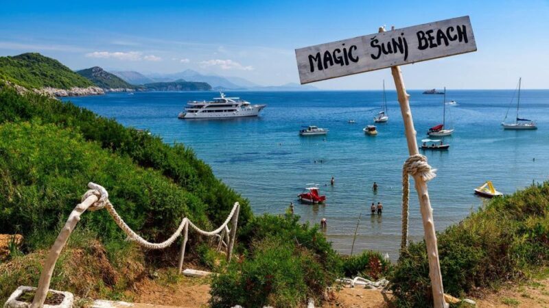 Elaphite Islands Cruise with Local Gastronomy at Captain's H - Key Points: