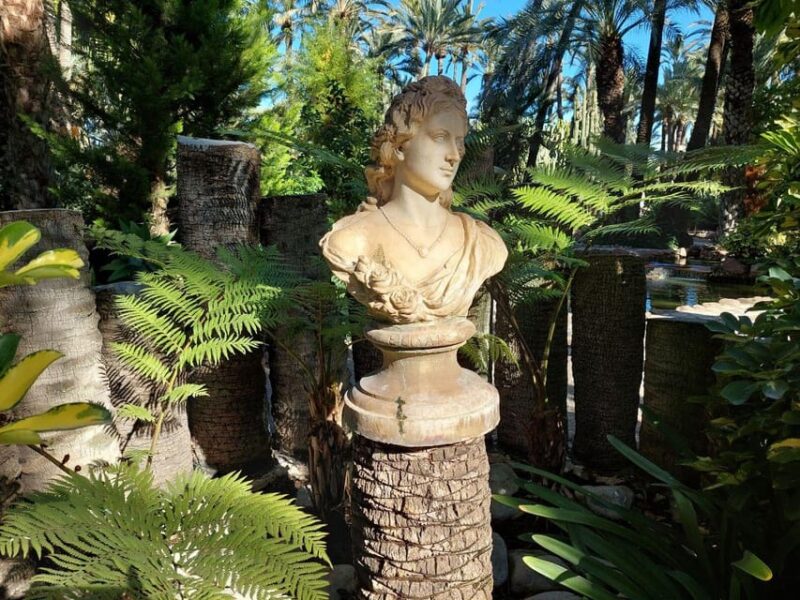 Elche: Walking Tour Through the Historic Center and Botanical Garden Huerto De Cura - Exploring Elches Historic Center