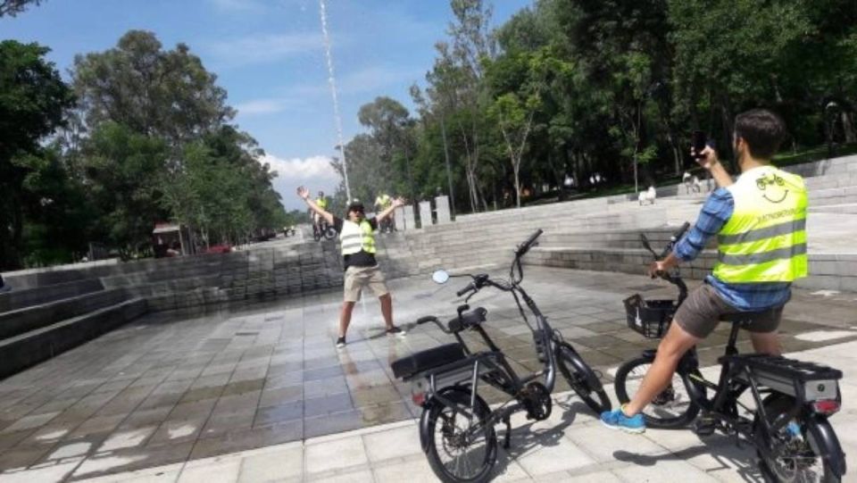 Electric Bike City Tour With a Taco Stop. - Biking Experience