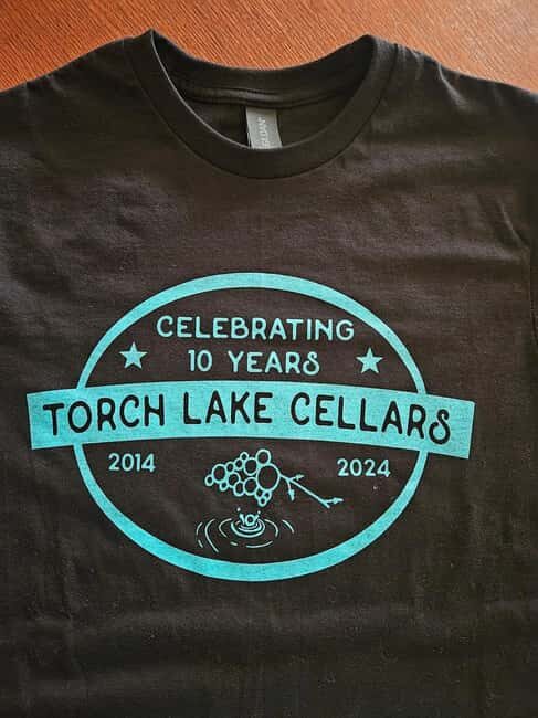 Elk Rapids: Torch Lake Area Movie Star Wine Tour (No Bus) - What About the Group Size and Atmosphere?