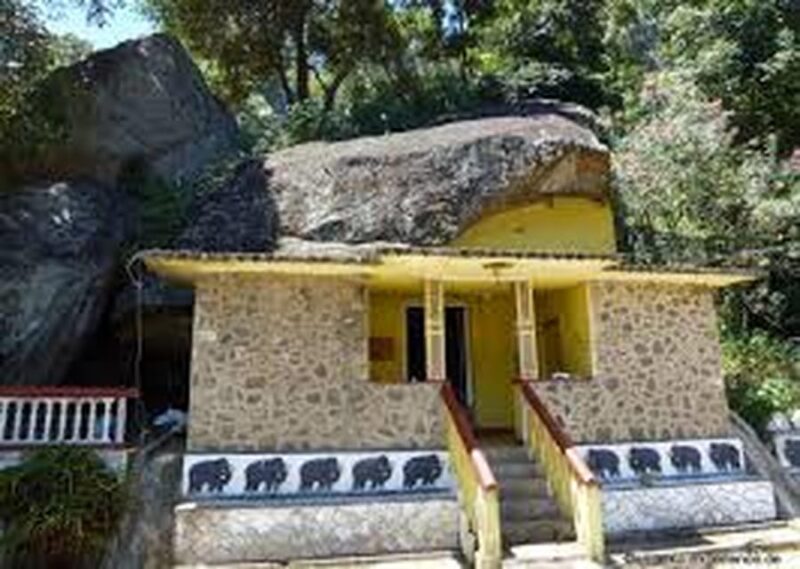 Ella- Private TukTuk Transfer to Ravana Cave & Ravana Temple - Good To Know