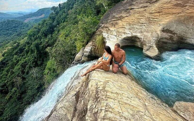 Ella: Ravana and Upper Diyaluma Falls Guided Tour - Transportation & Group Size