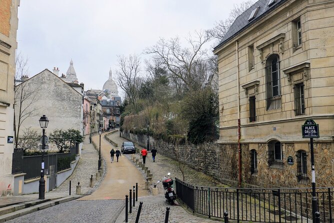 Emily in Paris Filming Locations Tour Review - Accessibility and Physical Requirements
