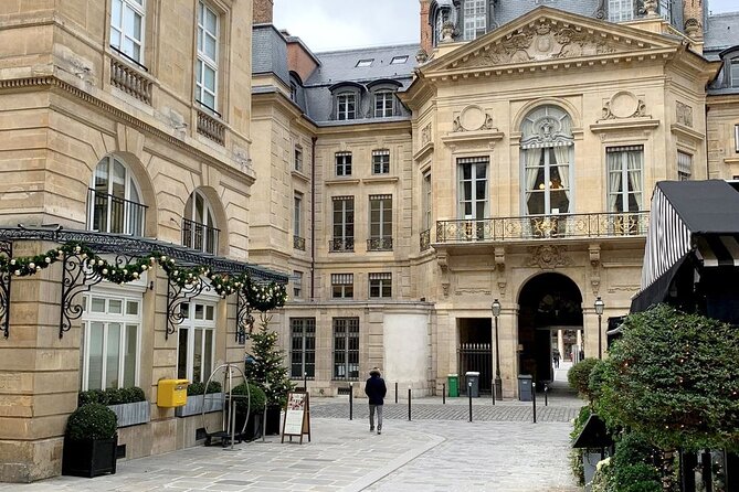 Emily in Paris Tour - Location and Accessibility