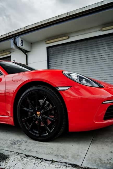 EMOTION RACING PREMIUM DRIVER EVOLUTION - Introduction: The Ups and Downs of a High-Performance Driving Day
