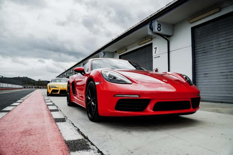 EMOTION RACING PREMIUM DRIVER EVOLUTION - Additional Perks That Elevate the Experience