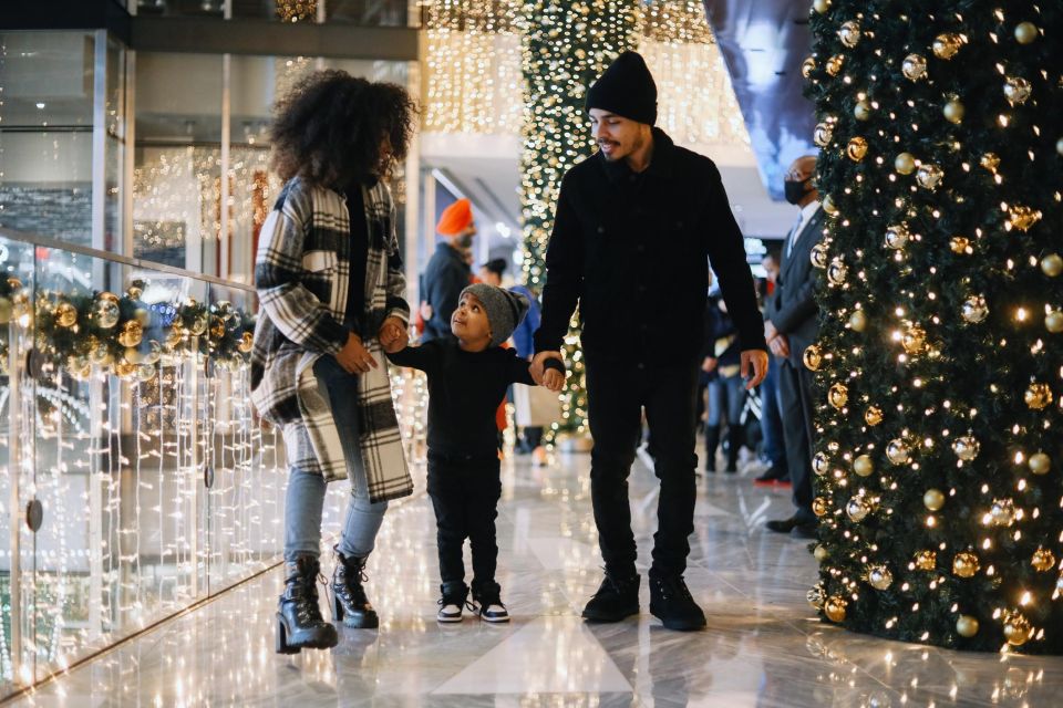 Enchanted Yuletide Walk: Ithaca's Festive Delights - Twinkling Christmas Lights