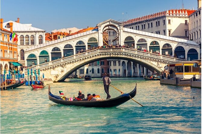 Enchanting Venice: City Walk & Majestic Gondola Ride! - Meeting Point and Arrival