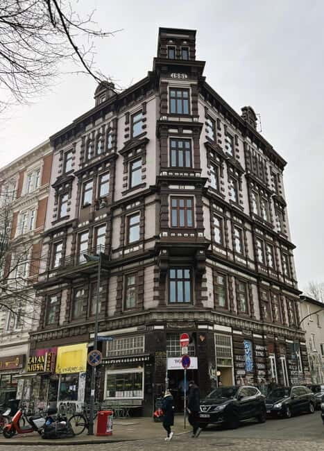 English guided insider tour through the Schanzenviertel - Authentic Insights from Travelers