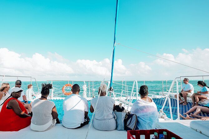 Enjoy the Sunset in Catamaran Unlimited - Sailing to Isla Mujeres from Cancún - A Detailed Look at the Sunset Catamaran Tour