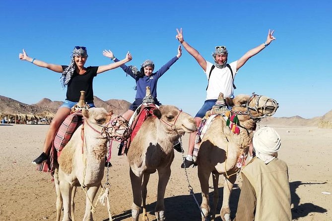 Enjoy The Super Safari Desert Adventure In Jeep From Hurghada - Witnessing the Bread-Baking Demonstration