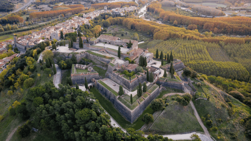 Entrance to Hostalric Castle - Key Points