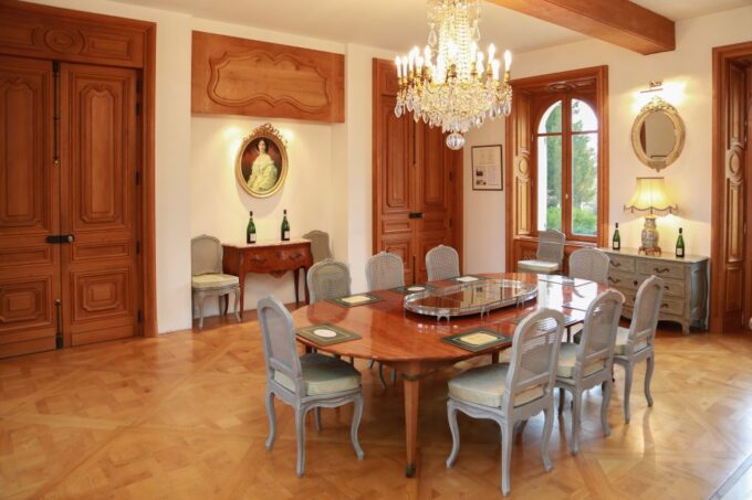 Epernay: Winery and Cellar Tour With Champagne Tasting - Ambiance and Experience