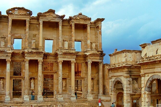 Ephesus Private Skip Line Tour From the Cruise Port - Exploring Ephesus