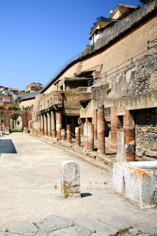 Ercolano: Herculaneum Entry Ticket With Optional Audio Guide - Exploring the Ancient Town