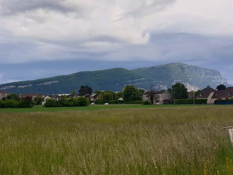 Escape from Geneva Wine Tasting Aperitif, Castle By E-bike - Key Points