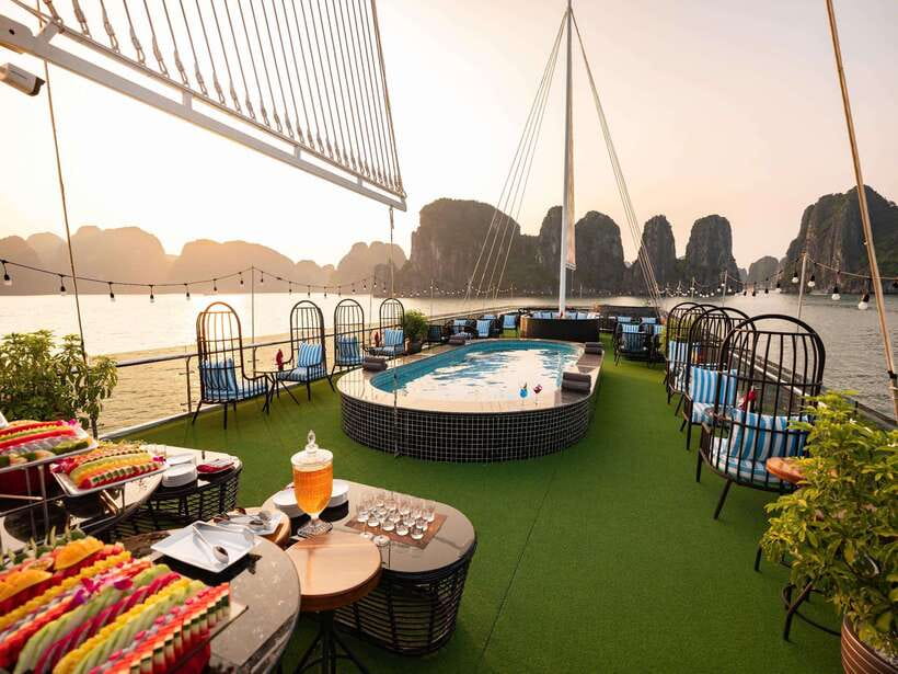 Escape Hanoi: Ha Long Bay Luxury Full Day Cruise Packages - Exploring Ha Long Bays Natural Wonders