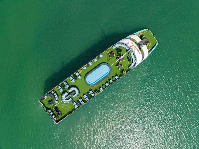 Escape Hanoi: Ha Long Bay Luxury Full Day Cruise Packages - Indulging in the Seafood Buffet