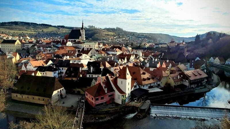eský Krumlov: Private Day Trip from Prague with Local Guide - Detailed Breakdown of the Itinerary