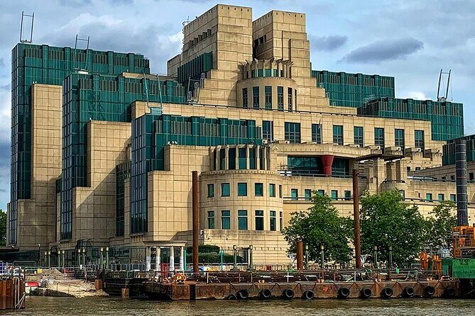 Essential Spy: A JAMES BOND-THEMED Experience IN LONDON - The Value of This Bond-Themed Tour