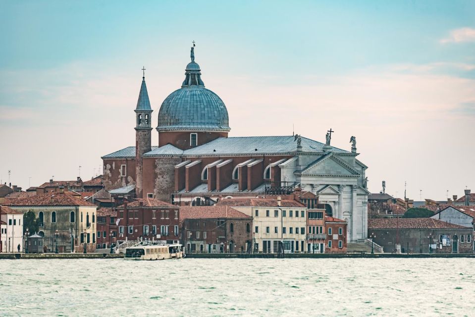 Essential Venice Tour: Highlights of the Floating City - Exploring Doges Palace
