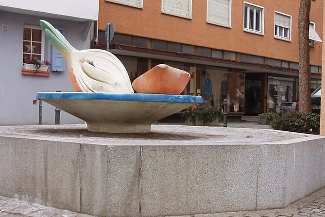 Esslingen Fountain Tour With Picnic From a Locals Perspective - Capturing Memorable Traveler Experiences