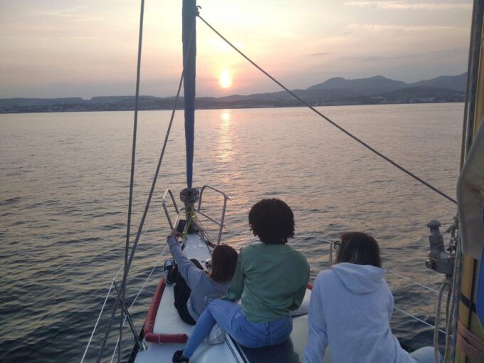 Estepona Sailing Experience: Boat Tour With Drinks & Picnic - Language Options