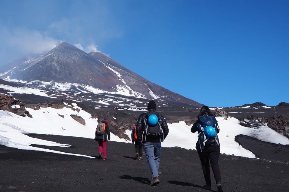 Etna 3000M: High Altitude Trekking - Navigating the Lunar Fields