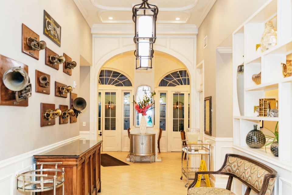 Evening in New Orleans: Live Jazz Music Discovery Tour - Suitability and Details