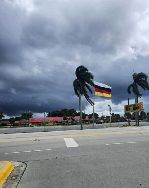 Everglades Eco Airboat Tour small group & top transportation - FAQ