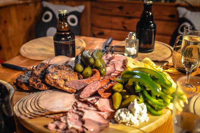 EVERYDAY Krakow: Traditional Food Tour With Old Town Sightseeing - Exploring Krakows Old Town