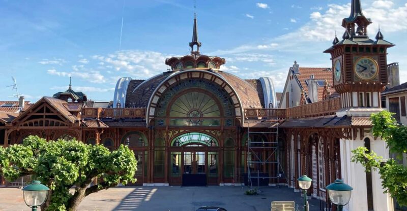 Evian-les-Bains: Walking Guided Tour - Key Points