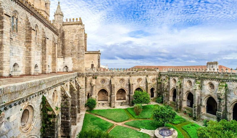 Évora Full Day Tour on a Luxury Mercedes - Exploring the Jewish Quarter and Medieval Arches
