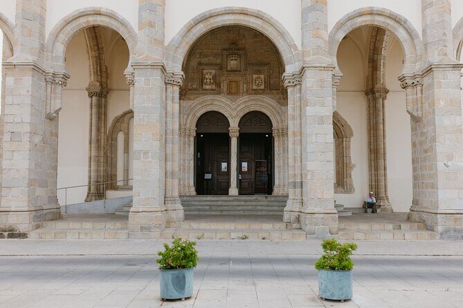 Évora, medieval village Monsaraz & Wine Tasting - Key Points