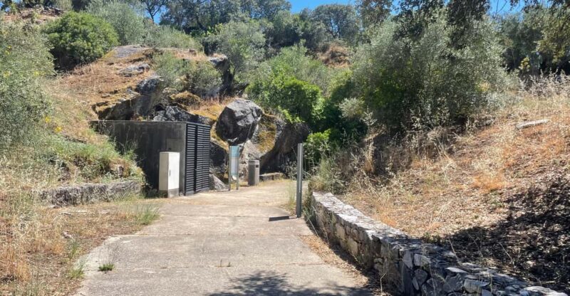 Évora or Montemor: Guided Tour of the Escoural Caves - FAQs