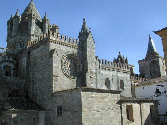 Évora Private Day Trip From Lisbon With Wine Tasting - Chapel of Bones