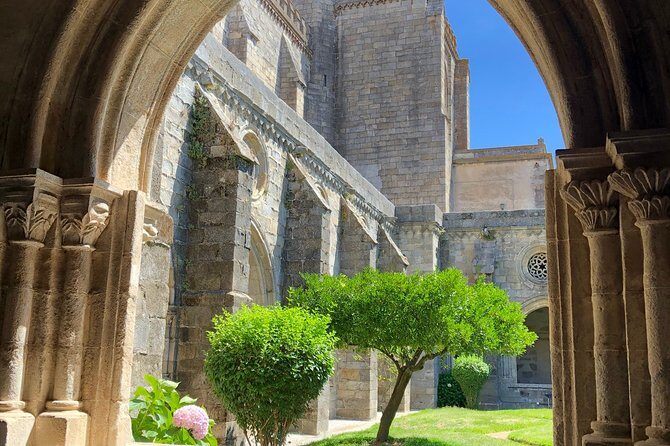 Évora Private Half-Day of Wonders with Tickets - FAQs