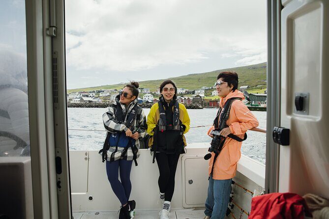 Exclusive 1,5 Hour Drangarnir Boat Tour - A Sea-Level Perspective