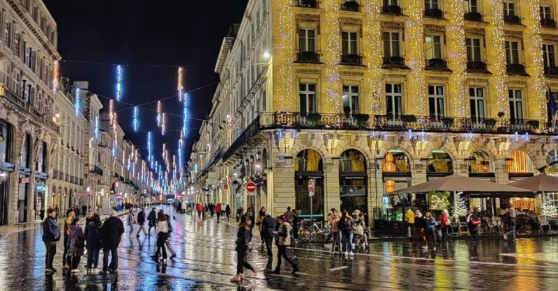 Exclusive! Bordeaux: Nighttime Highlights Walking Tour - Savoring the Local Specialty