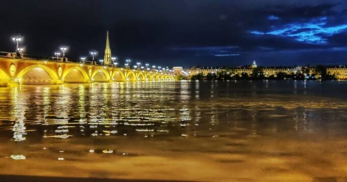 Exclusive! Bordeaux: Nighttime Highlights Walking Tour - Booking and Cancellation Policies