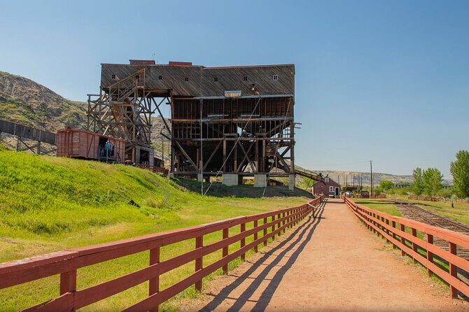 Exclusive Drumheller Private Tour from Calgary - The Royal Tyrrell Museum: A Paleontology Paradise