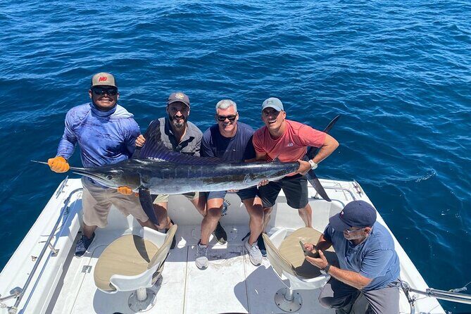 Exclusive Fishing Experience in Los Cabos Aboard the Phantom I - Key Points